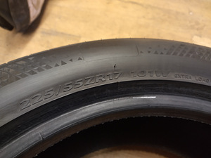 Летние шины 225/55 R17 101W XL (3 фото из 6)