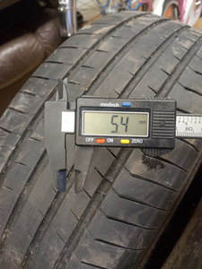 Летние шины 225/55 R17 101W XL (6 фото из 6)