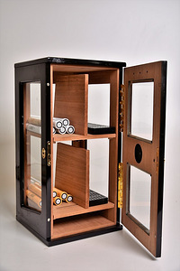 Humidor kapp sigaritele (3 foto / 3)