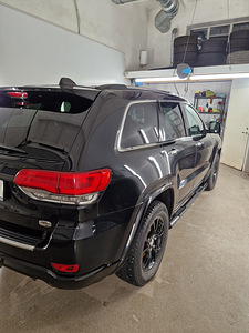 Jeep Grand Cherokee (5 foto / 14)