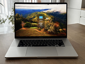 MacBook Pro 16'' / 2.6 GHz Core i7 / 32 GB RAM / 512 GB SSD (3 foto / 7)