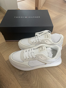 Новые кроссовки Tommy Hilfiger 37
