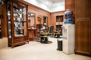 Otsime üldjuuksurit / barberit / braiderit (3 foto / 10)