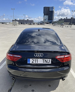 Audi a5 (2 фото из 3)