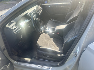 Skoda Superb 2018 1.4 110kw Sportline (3 foto / 14)