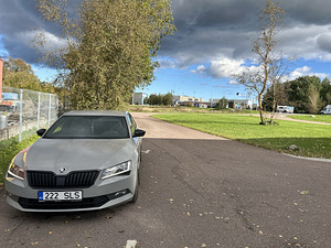 Skoda Superb 2018 1.4 110kw Sportline (12 foto / 14)