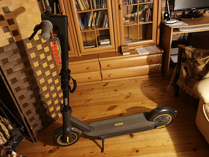 Электро самокат Segway MAX G30. Около 1 года гарантии (2 фото из 2)