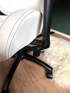 L33T E-SPORT PRO COMFORT mänguritool (4 foto / 6)