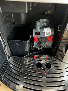 DeLonghi Magnifica täisautomaatne kohvimasin (3 foto / 6)