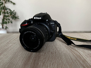Nikon D5600 DSLR fotokaamera (2 foto / 4)