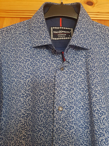 Särgi suurus S slim fit (2 foto / 2)