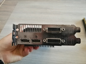 Asus Radeon HD 6870 DirectCU graafikakaart (2 foto / 5)