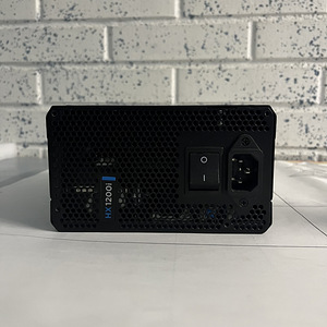 Corsair HX1200i / 1200W toiteplokk (PSU) lauaarvutile (6 foto / 6)