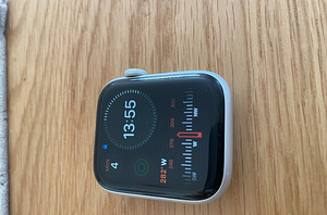 Apple watch 5 44mm (2 foto / 3)
