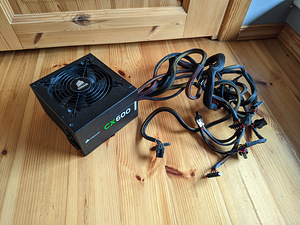Vigane PSU Corsair CX600 600W (2 foto / 2)