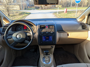 VW Touran 1.9 TDI 77kW 2004 Tervikuna varuosades (9 foto / 10)