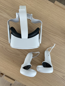 Oculus Meta Quest 2, 128 ГБ, сенсорные контроллеры, белый - VR (2 фото из 4)