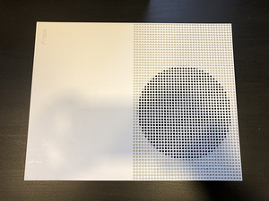 Xbox one S 1TB + 2 pulti (4 foto / 8)