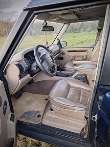Land Rover Discovery 2 (9 фото из 15)