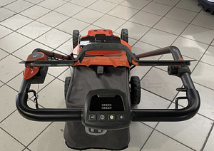 Аккумуляторная газонокосилка Husqvarna LC 551iV НОВИНКА! (2 фото из 4)