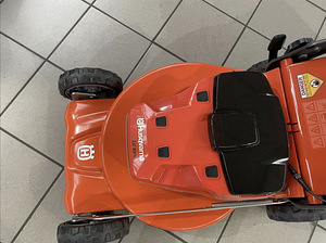 Аккумуляторная газонокосилка Husqvarna LC 551iV НОВИНКА! (3 фото из 4)
