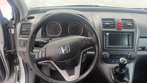 Honda Cr-V Executive (8 foto / 11)