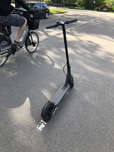 Xiaomi Mi Electric Scooter M365 Elektritõukeratas (3 foto / 8)