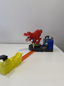 Hot Wheels T-Rex Rampage (5 foto / 9)