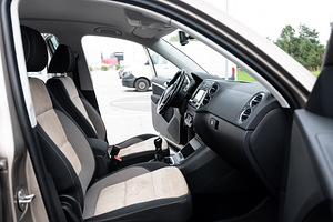 Volkswagen Tiguan (9 foto / 15)