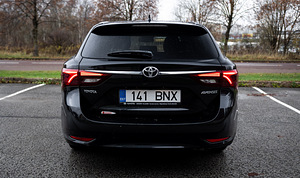 Toyota Avensis 1.8 (5 foto / 15)