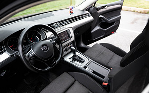 Volkswagen Passat (8 foto / 14)