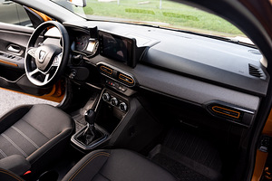Dacia Sandero Stepway (10 foto / 15)