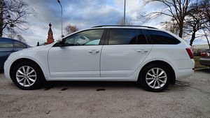 SKODA OCTAVIA 2.0D 110 kW 2015 (2 foto / 15)