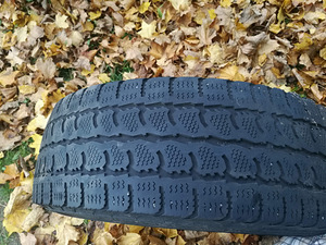 205/65R16C Continental talverehvid (2 foto / 2)