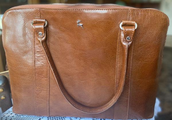 Красивая кожаная сумка (фото #1)