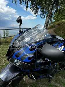 Honda CBR 600rr 2007 (6 foto / 10)