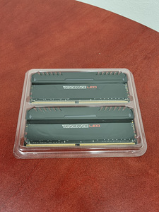 Corsair Vengeance LED 32GB (2 x 16GB) DDR4 3200MHz CL16 (1 foto / 3)