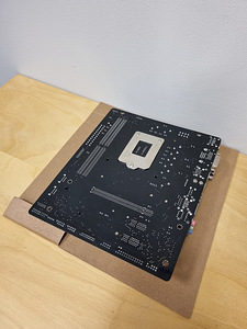 ASRock B460M-HDV + i5-10500 (3 foto / 4)