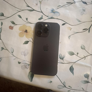 iPhone 14 pro 128gb , apple watch 8 ja airpods 2 pro (1 foto / 2)