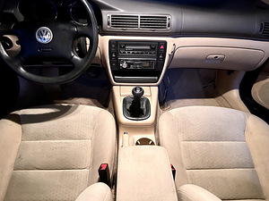 Volkswagen Passat 1.9 TDI 74KW (5 foto / 8)