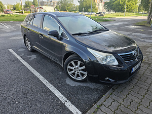 Toyota Avensis 2.2 110kw (1 foto / 3)