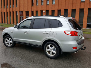 Hyundai Santa Fe 7-kohaline (2 foto / 10)