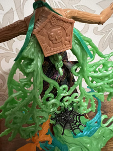 Nukk MONSTER HIGH Garden Ghouls Treesa Thornwillow (3 foto / 4)