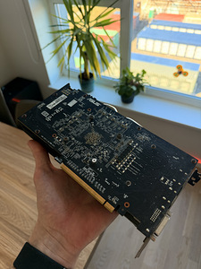 Asus RX 570 4GB (4 foto / 6)