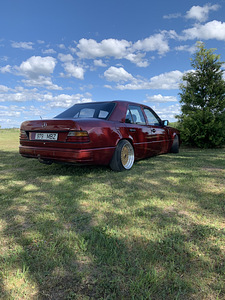 W124 2.0D manuaal (6 foto / 12)