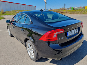Volvo S60 (3 фото из 7)