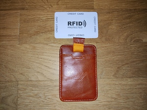 RFID-kaardihoidja helepruun ehtsast nahast (2 foto / 2)