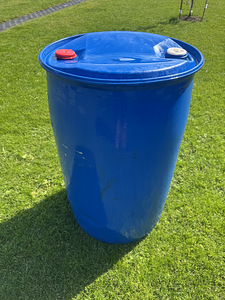 200 l vaat, tünn, kanister, mahuti plastikust (2 foto / 4)