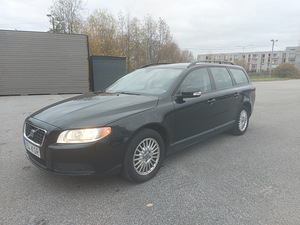 M: Volvo v70. 2.0TD 100kw 2009a. (10 foto / 15)