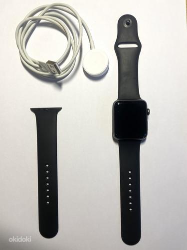 Apple Watch 3 черные 42 мм (фото #1)